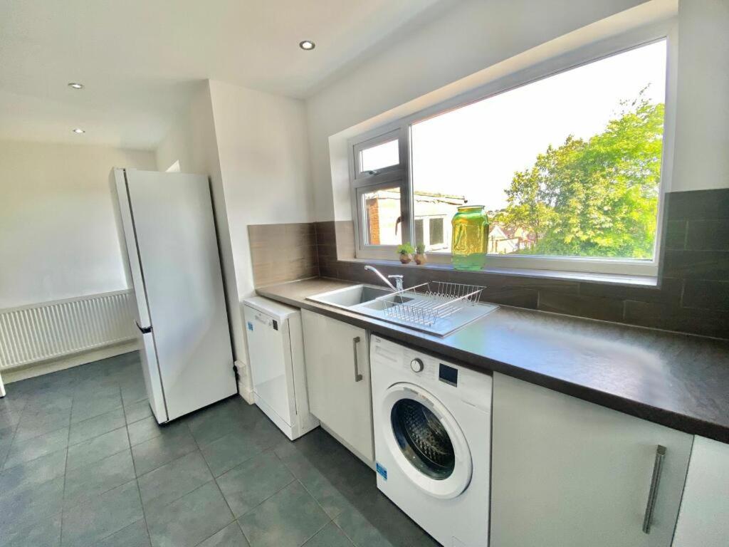 Coventry Huge 4Bed 2Bath Private Parking Nec By Empower Homes Zewnętrze zdjęcie