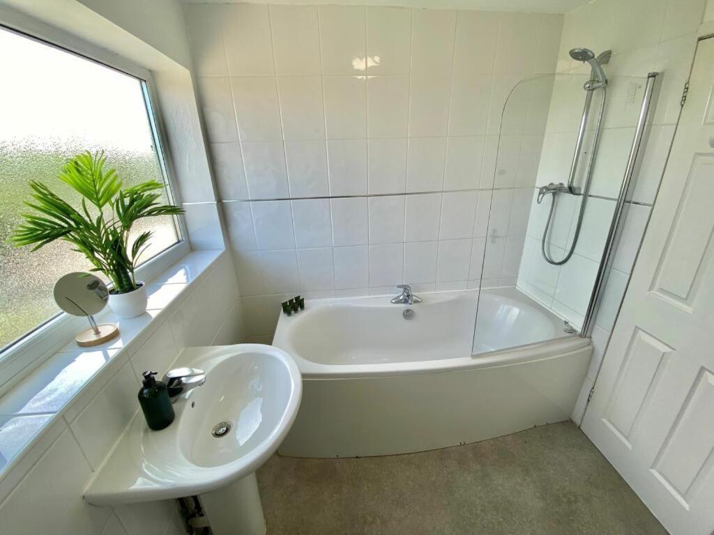 Coventry Huge 4Bed 2Bath Private Parking Nec By Empower Homes Zewnętrze zdjęcie