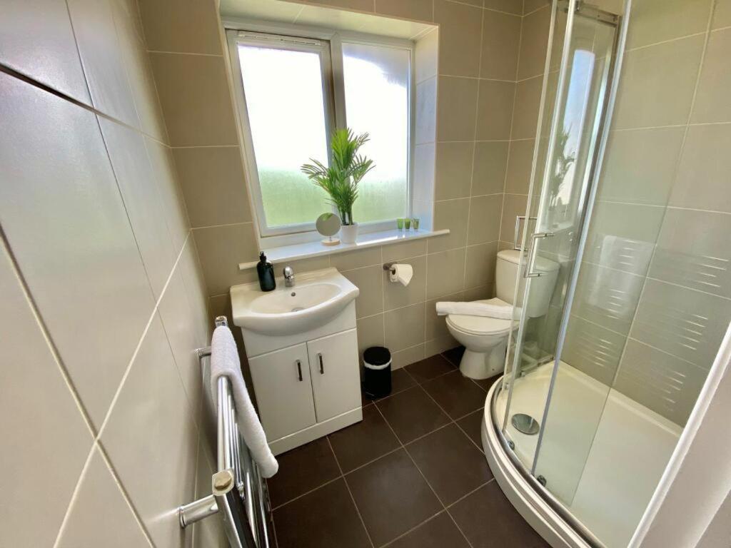 Coventry Huge 4Bed 2Bath Private Parking Nec By Empower Homes Zewnętrze zdjęcie